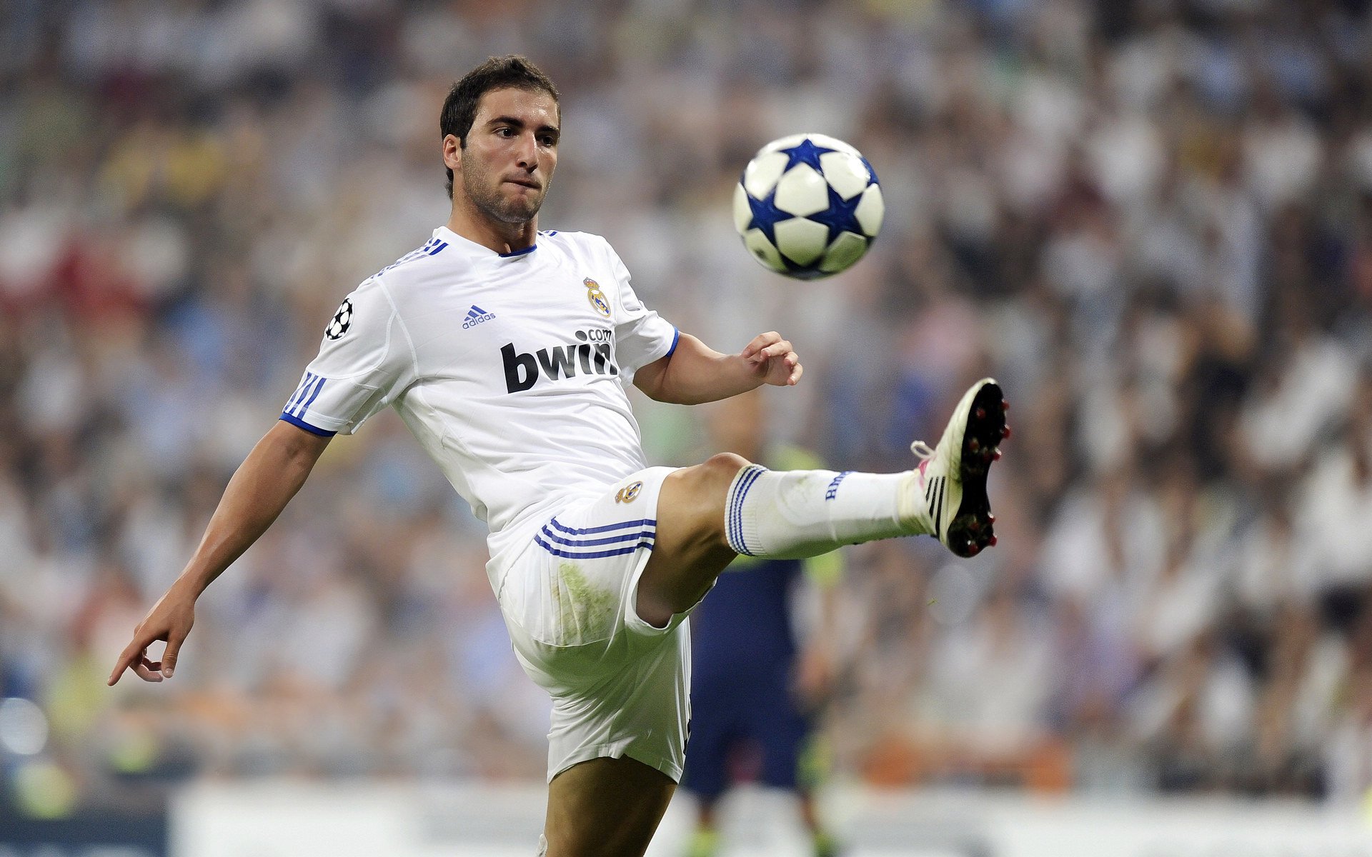 法兰克福客场失利，德甲前四席位动摇，今日德甲法兰克福对门兴