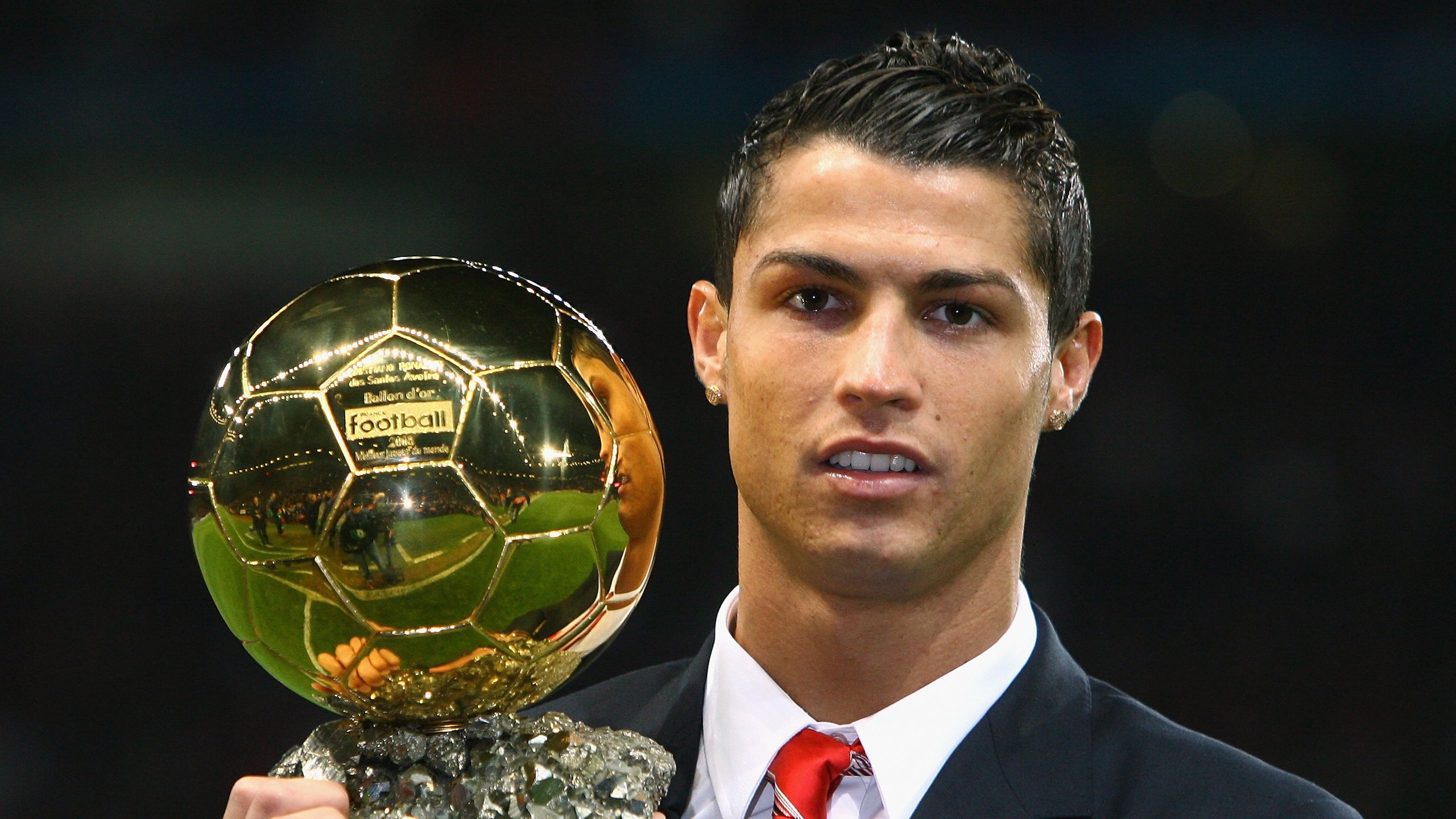 未来中国足球产业链将实现跨界融合，拓展多元发展路径，中国足球产业规模