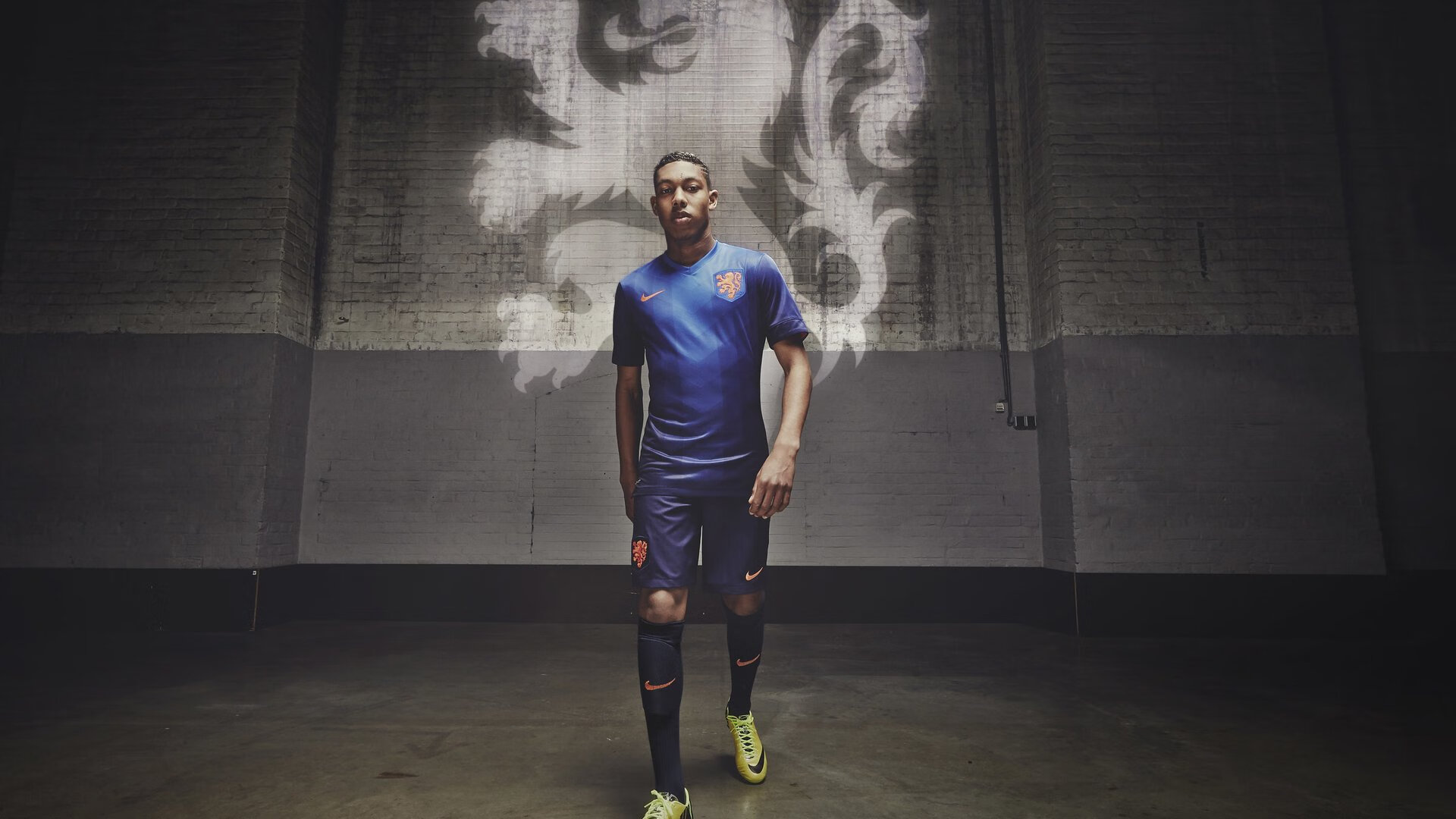 湖人主场装配全球首个“体感灯光系统”,可随比分变化,湖人主场灯光暗