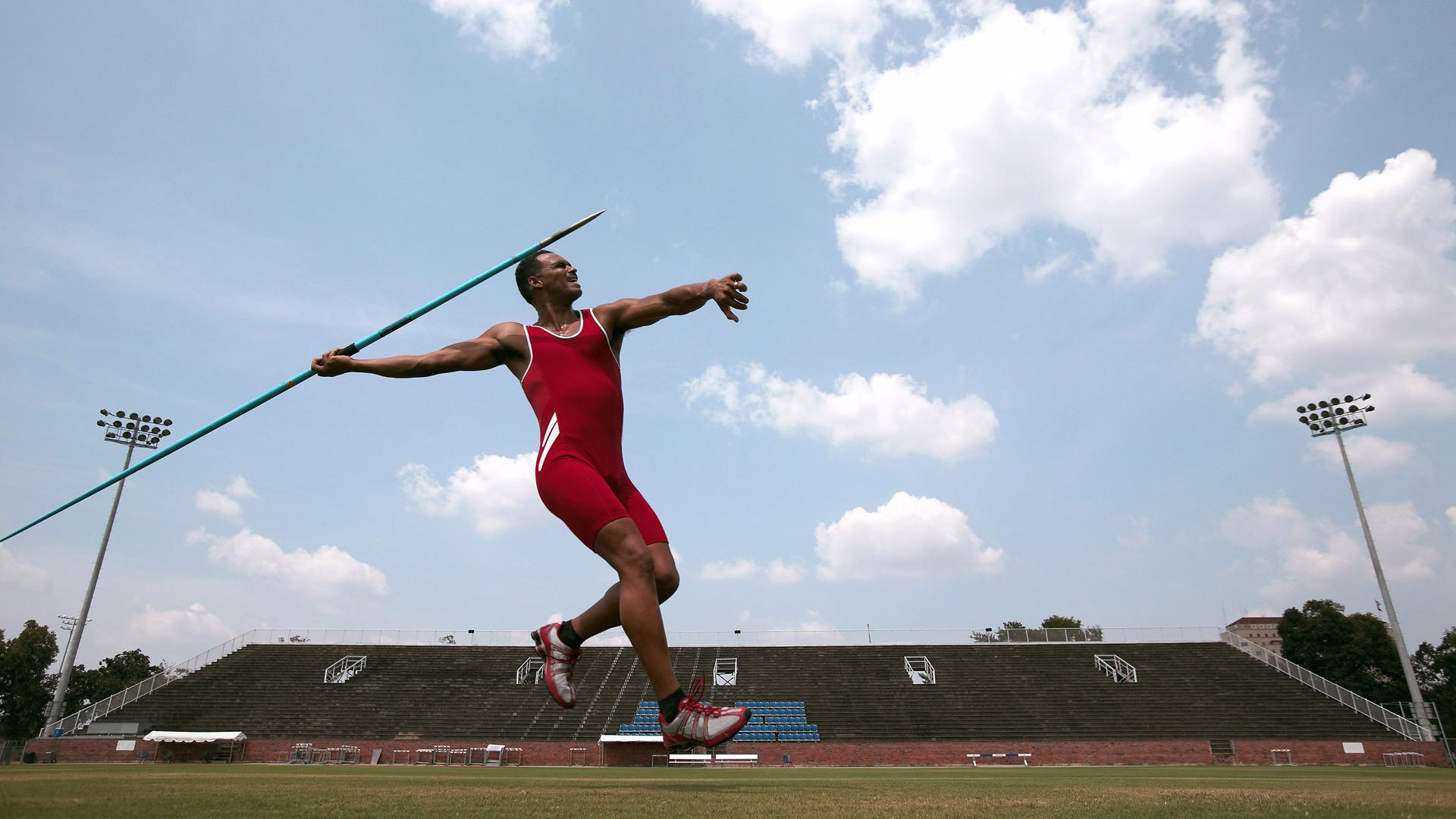 爱游戏体育官方网站-震撼全场的“神级传球”，完美演绎足球艺术，足球传球视频教学视频